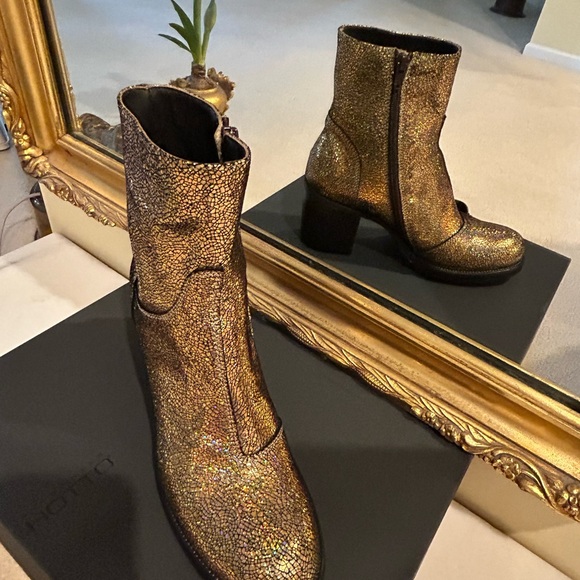 Alexander Hotto Italian gold sparkle ankle booties size 39(8 1/2) - Picture 2 of 10